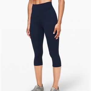 Lululemon cropped pants